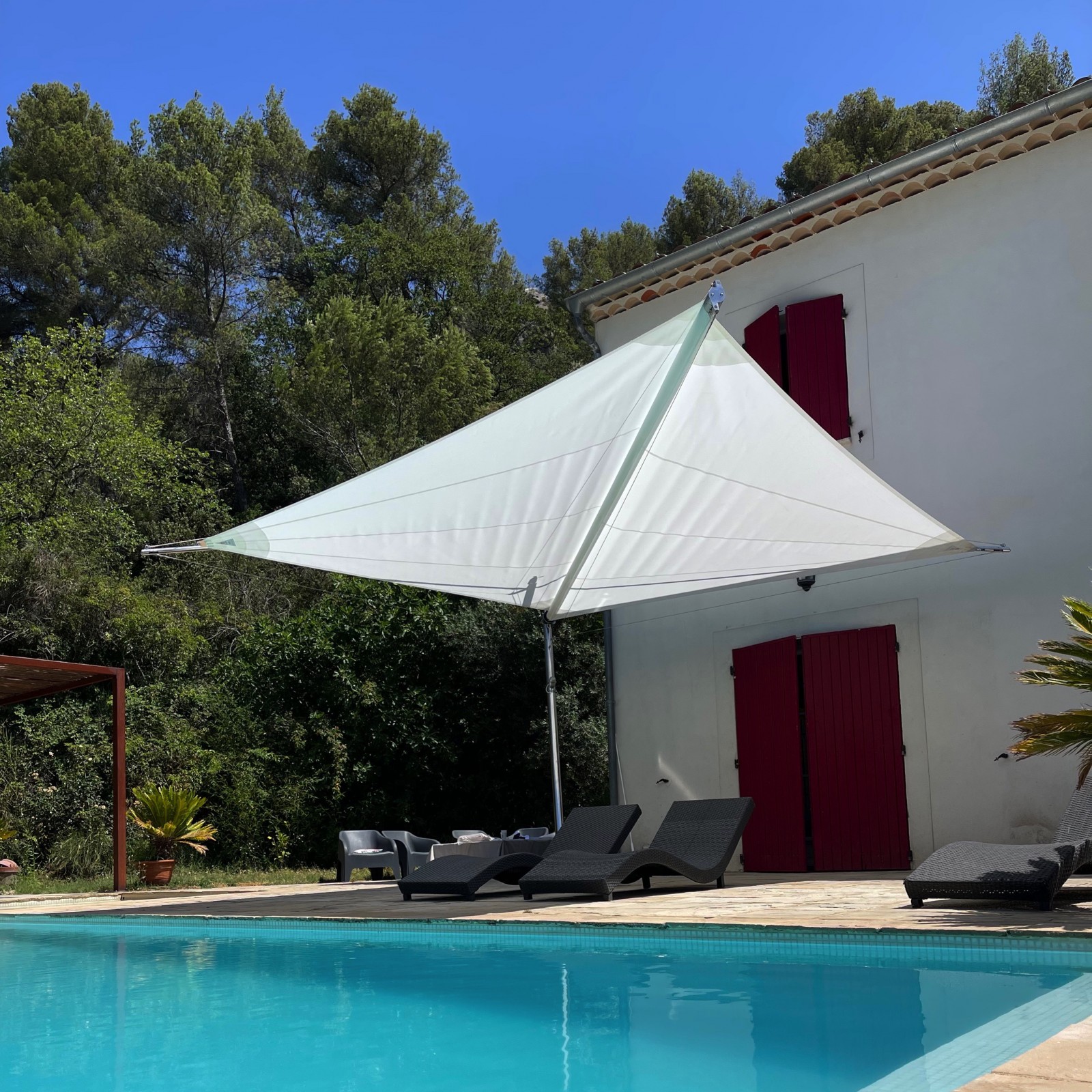 Où acheter une belle voile d'ombrage pour ma terrasse dans les Bouches du Rhône