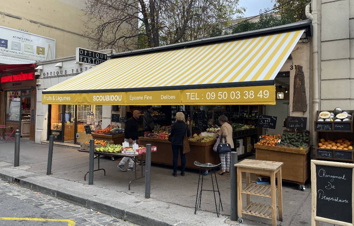 Lambrequin lumineux à Marseille
